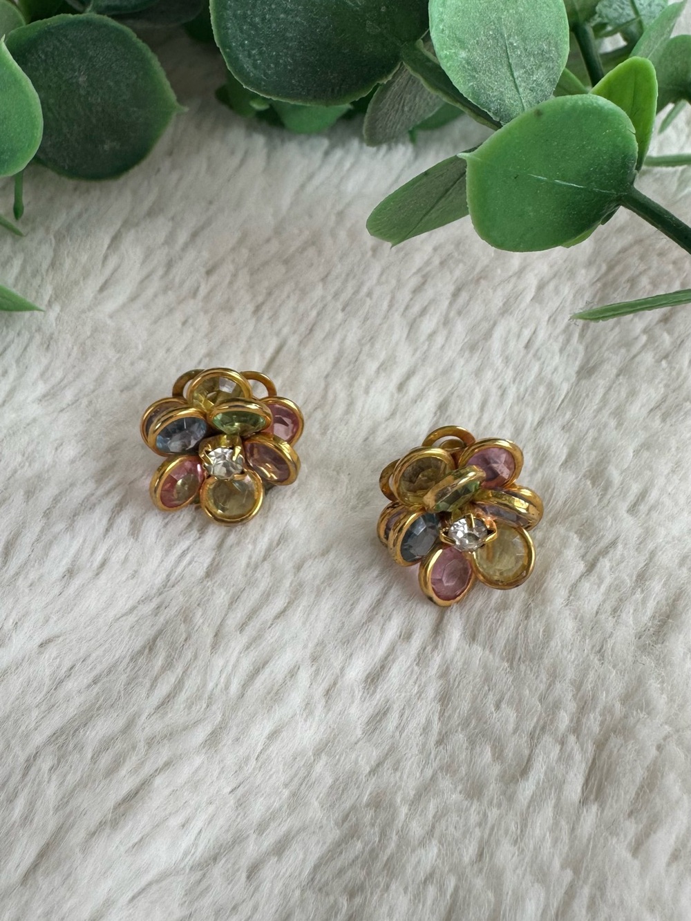 Vintage Multicolor Floral Cluster Earrings - Gold Tone